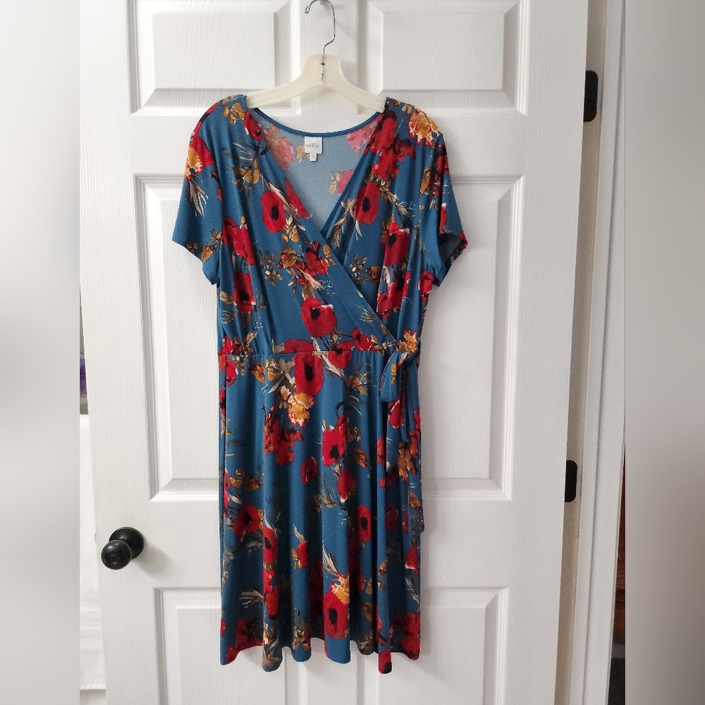 Kaileigh Floral Midi Dress in Blue and Red